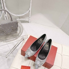 Roger Vivier flat shoes